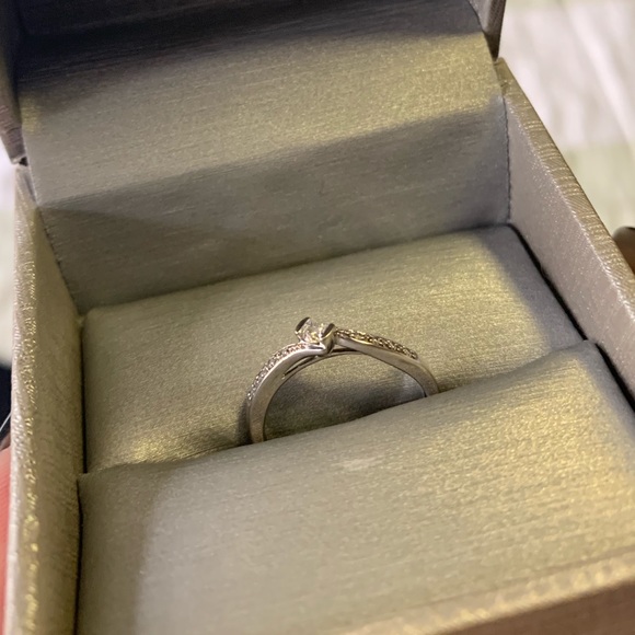 Women’s size 7 promise ring - Picture 2 of 6